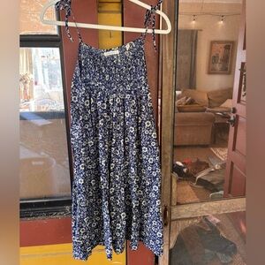 Doen Blue and White flower sundress